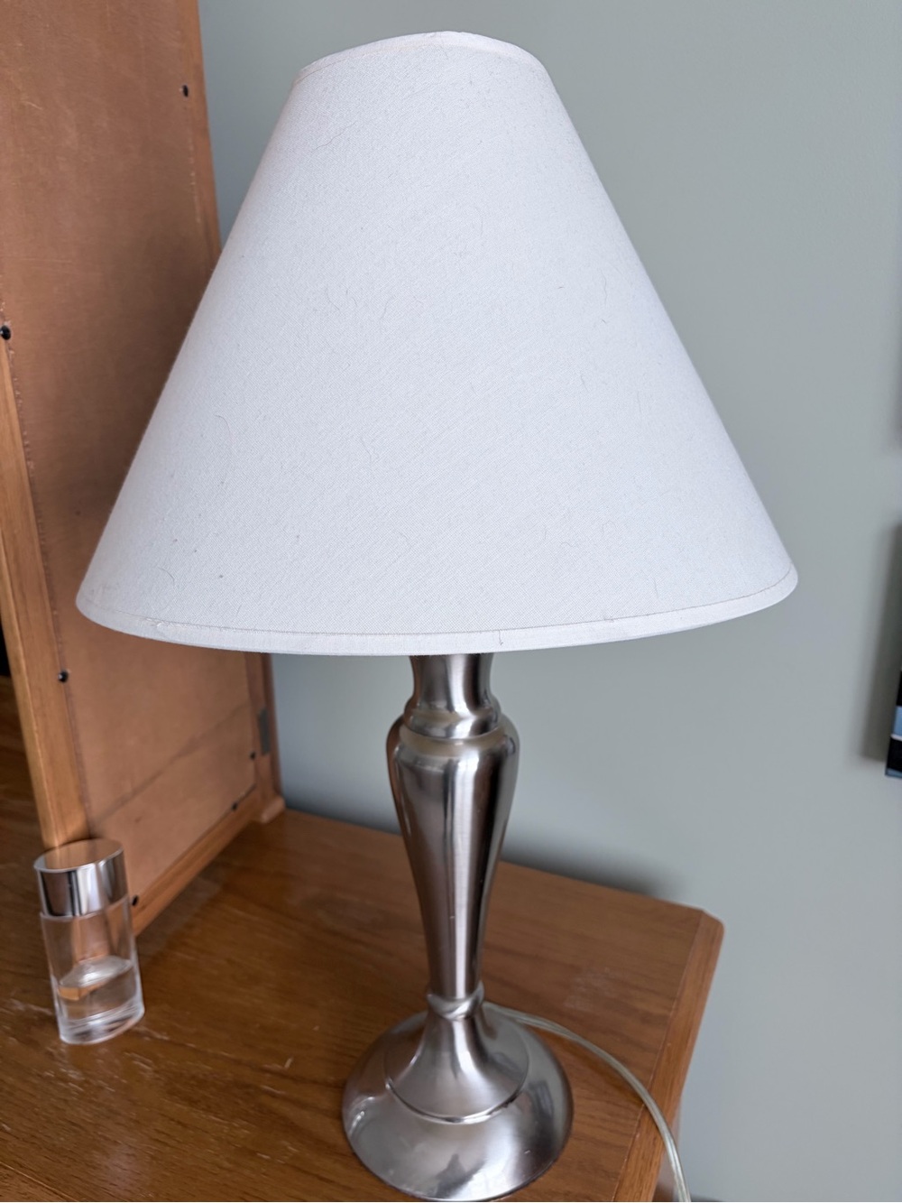 Brushed Nickel Table Lamp with White Shade. Possible Spiegel.